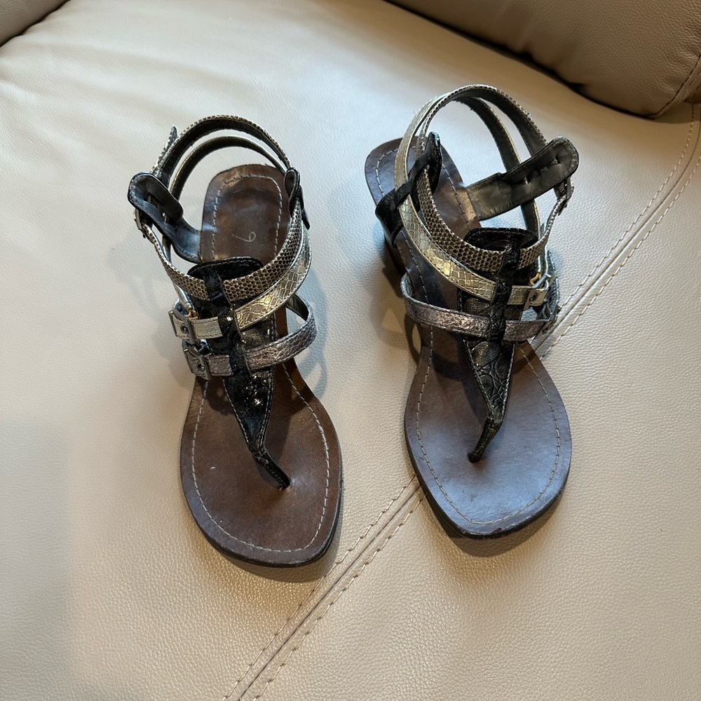Steve Madden metallic sandals, size 6.